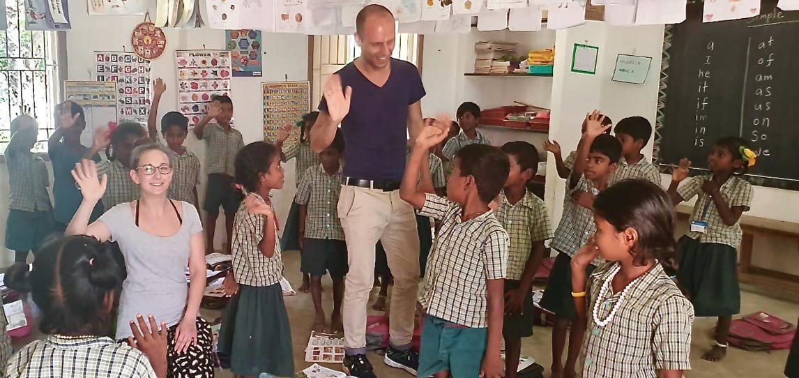 Hier in der Grundschule des Dorfes macht Lernen sichtlich Spaß