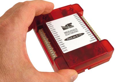 RedLab E-TC Temperaturmesssystem in einer Hand